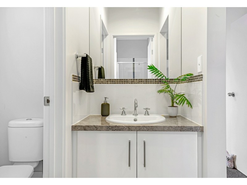 5 Honeysuckle Way, Mount Barker SA 5251