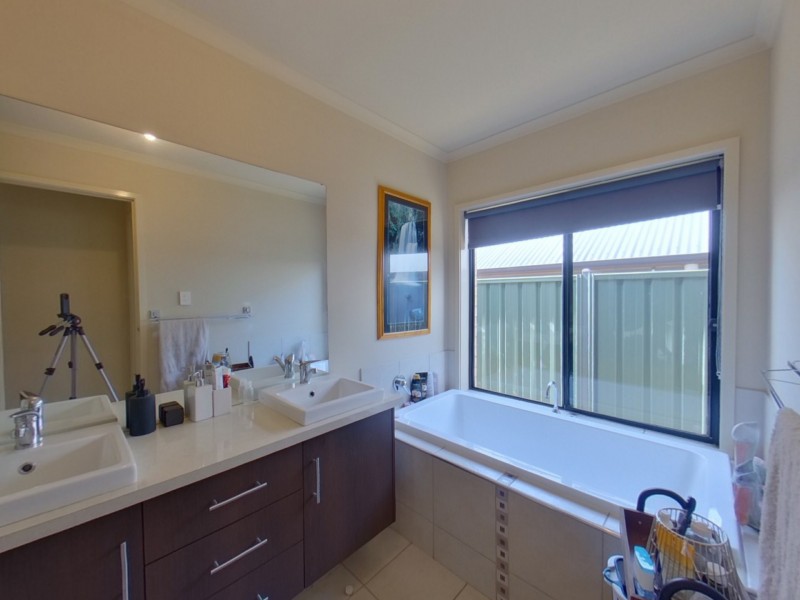 35 Barton Circuit, Mount Barker SA 5251