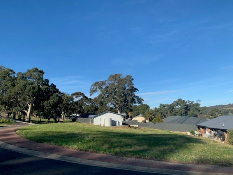 8 Harrison Crescent, Yankalilla SA 5203