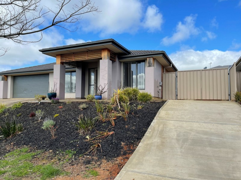 26 Douglas Drive, Mount Barker SA 5251