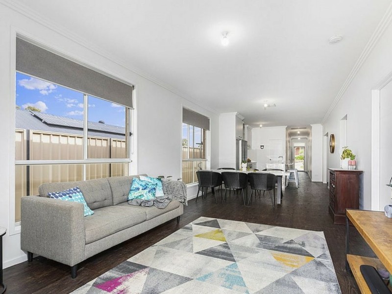 11 Barnet Close, Mount Barker SA 5251