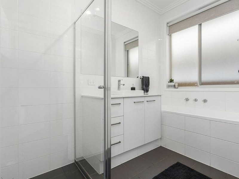 11 Barnet Close, Mount Barker SA 5251