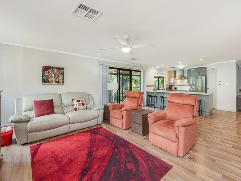 9 Holstein Close, Mount Barker SA 5251