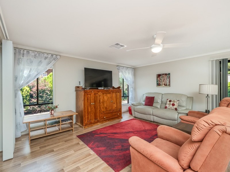 9 Holstein Close, Mount Barker SA 5251