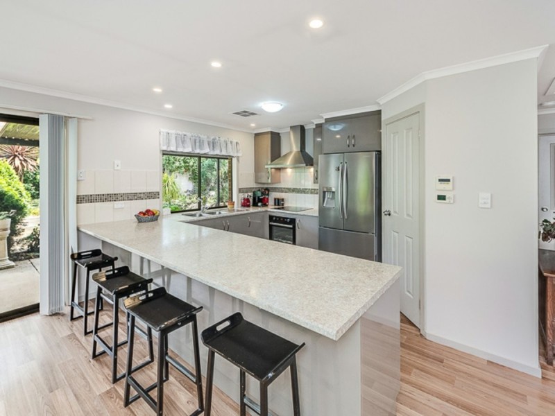 9 Holstein Close, Mount Barker SA 5251