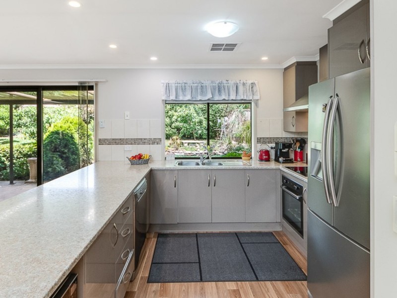 9 Holstein Close, Mount Barker SA 5251