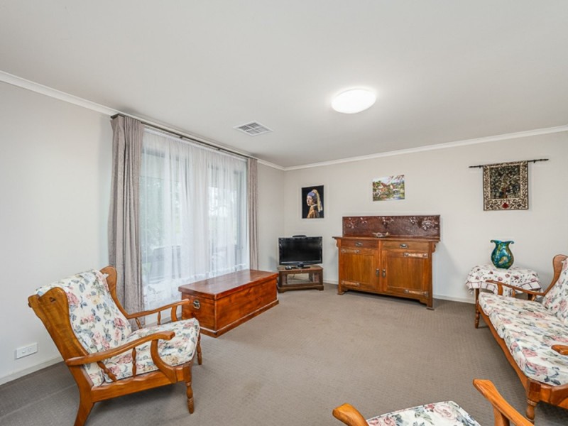 9 Holstein Close, Mount Barker SA 5251