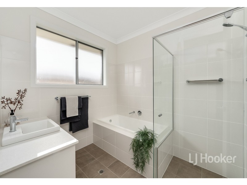 32 Stoneleigh Avenue, Mount Barker SA 5251