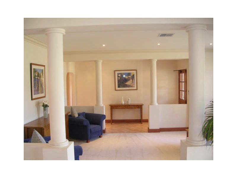 1 MITTON COURT, Mount Barker SA 5251