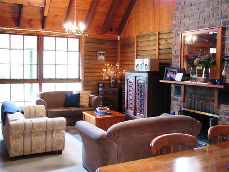 8 Hereford Avenue, Hahndorf SA 5245