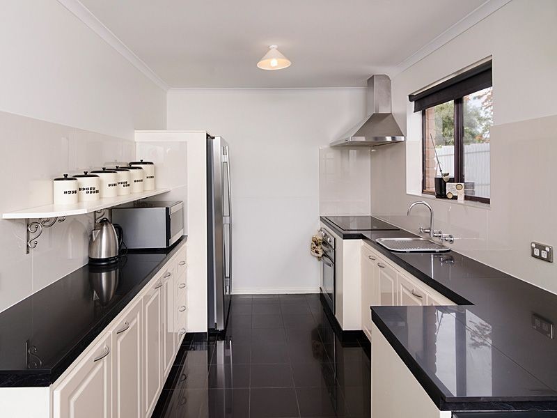 22 Thiele Avenue, Mount Barker SA 5251
