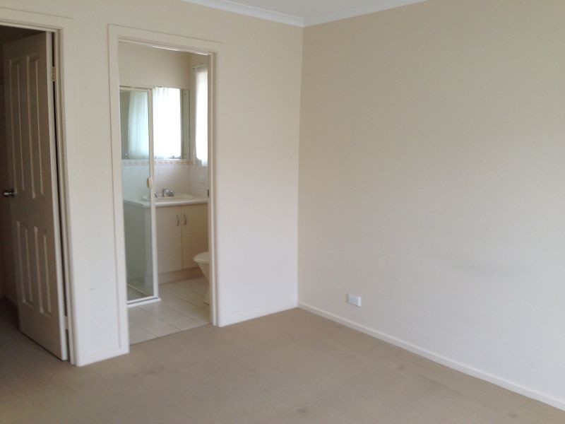 8 Scarborough Way, Mount Barker SA 5251