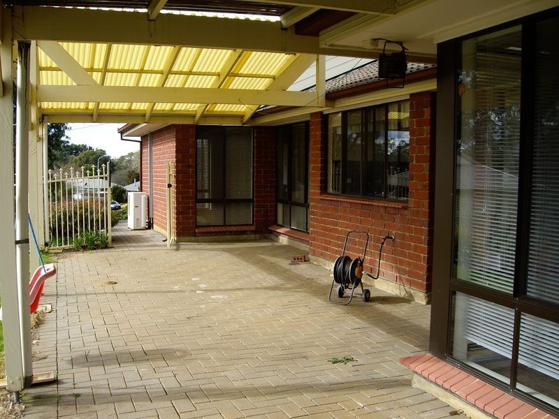 18 Douglas Drive, Mount Barker SA 5251