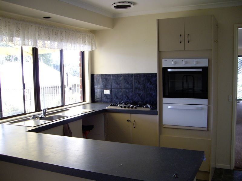 18 Douglas Drive, Mount Barker SA 5251