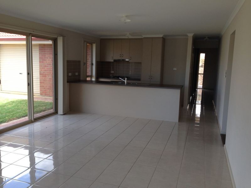 33 Douglas Drive, Mount Barker SA 5251