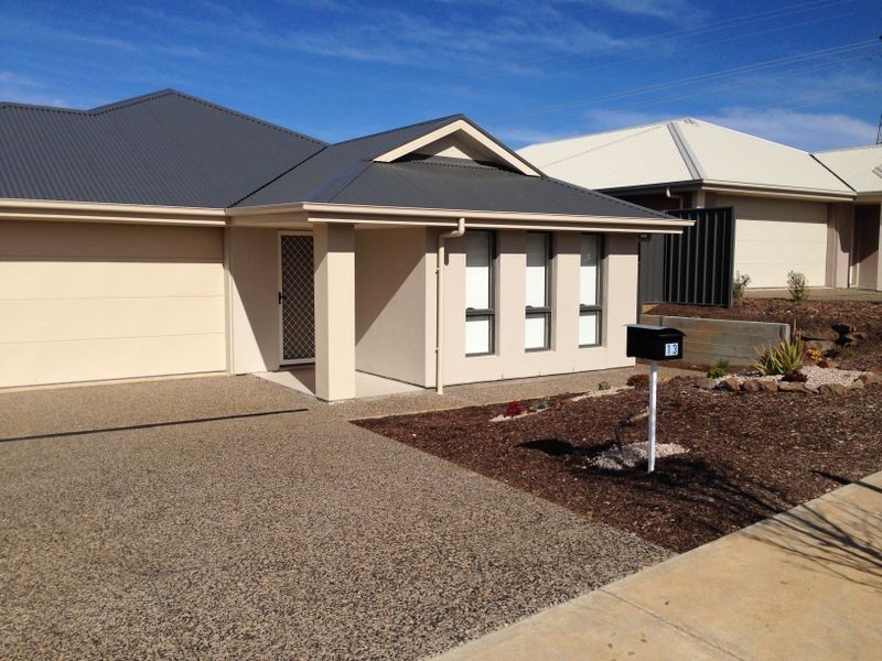 13 Saunders Close, Mount Barker SA 5251