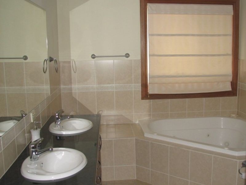 9 Fairfield Road, Mount Barker SA 5251