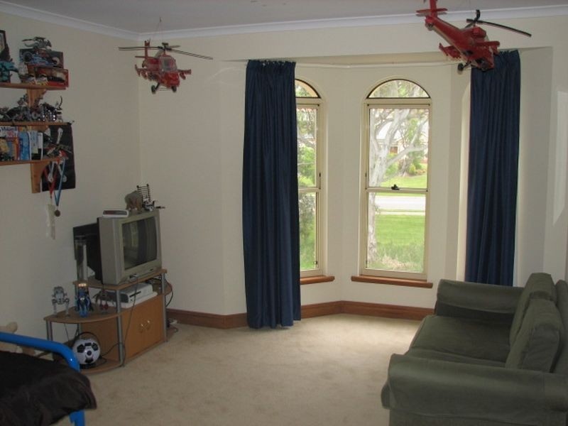 9 Fairfield Road, Mount Barker SA 5251