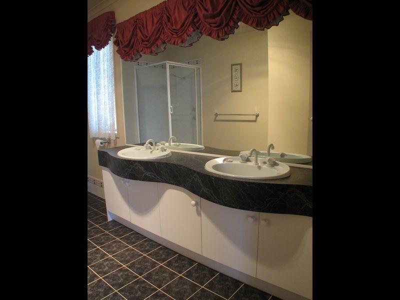 16 Cowan Avenue, Littlehampton SA 5250