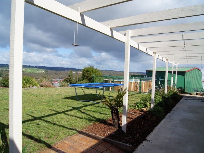 8 Dalmeny Drive, Mount Barker SA 5251