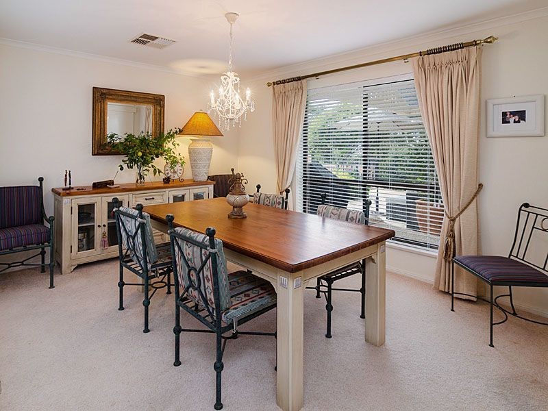 10 Uplands Street, Mount Barker SA 5251