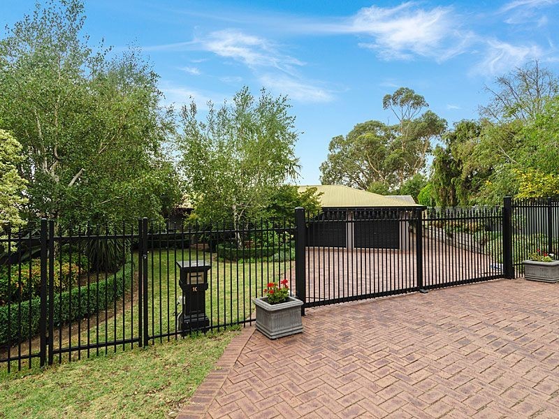 10 Uplands Street, Mount Barker SA 5251
