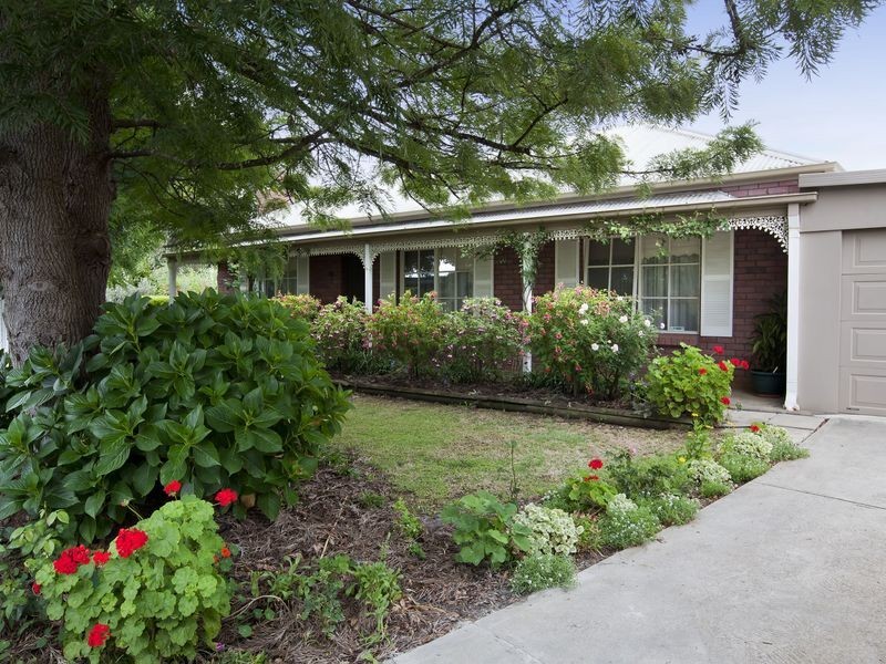 13 & 13B Oliver Court, Mount Barker SA 5251