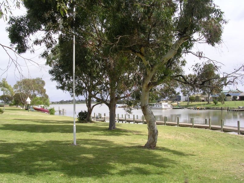 8 Seymour Drive, Wellington East SA 5259