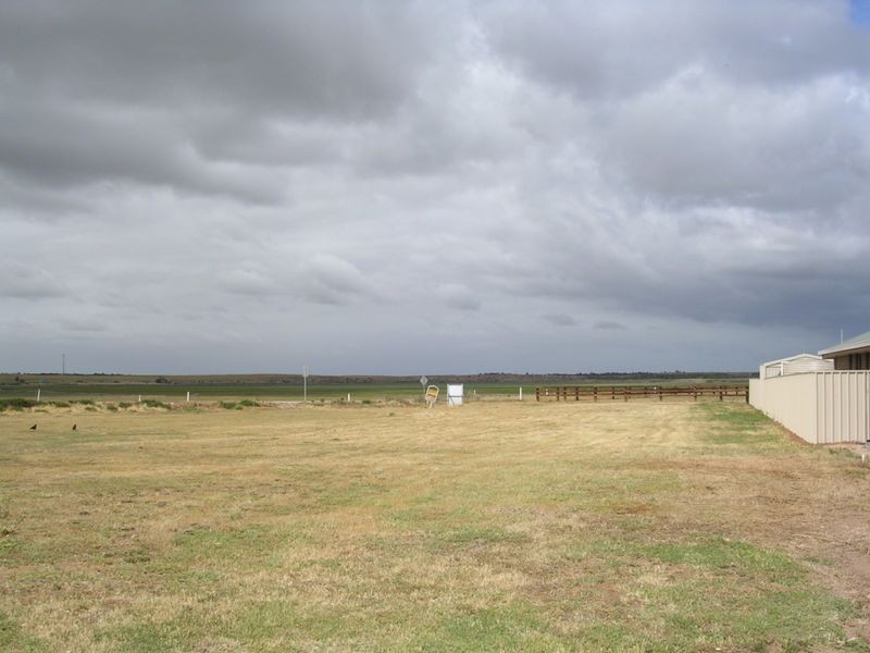 8 Seymour Drive, Wellington East SA 5259