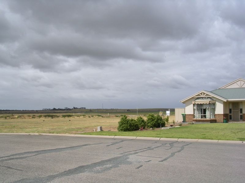 8 Seymour Drive, Wellington East SA 5259