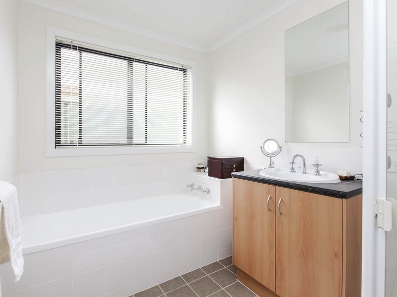 22 Barton Circuit, Mount Barker SA 5251