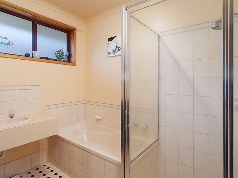 2 Gallasch Drive, Mount Barker SA 5251