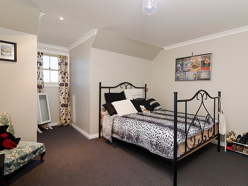 9 Pollard Street, Mount Barker SA 5251