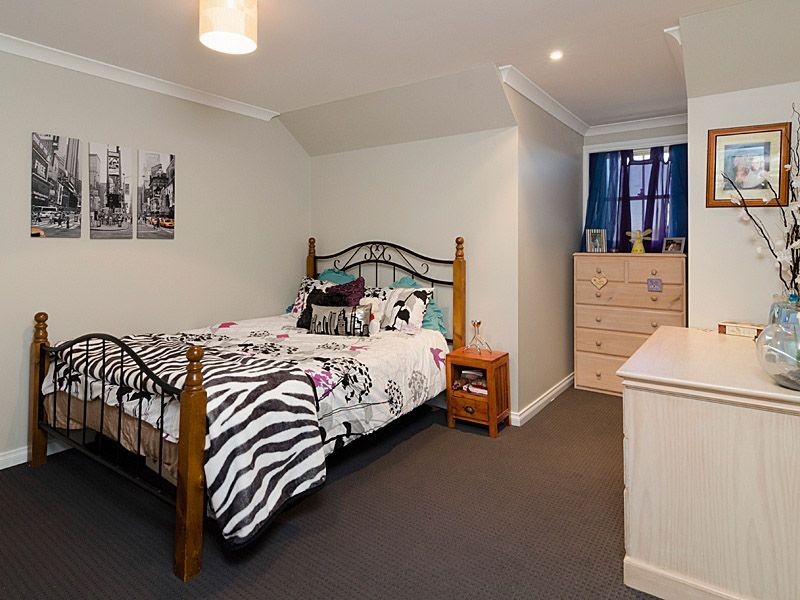 9 Pollard Street, Mount Barker SA 5251