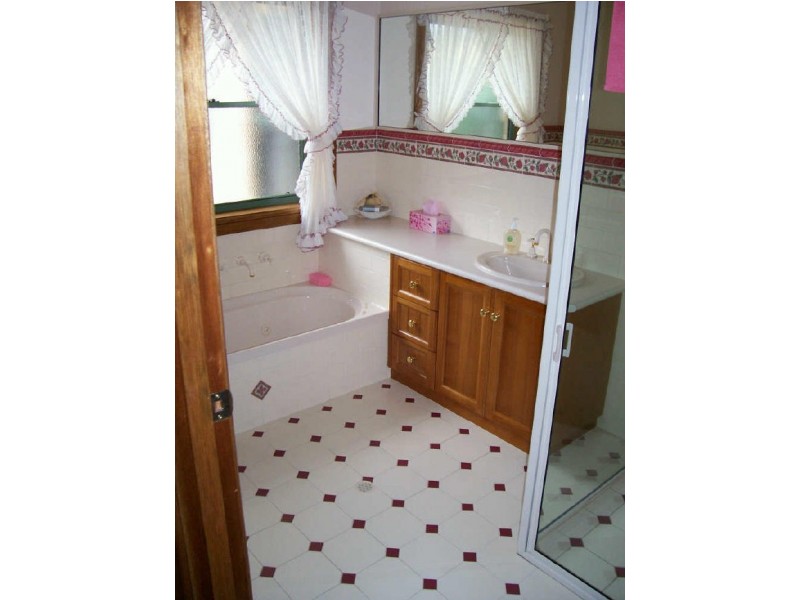 2 Max Young Drive, Mount Gambier SA 5290