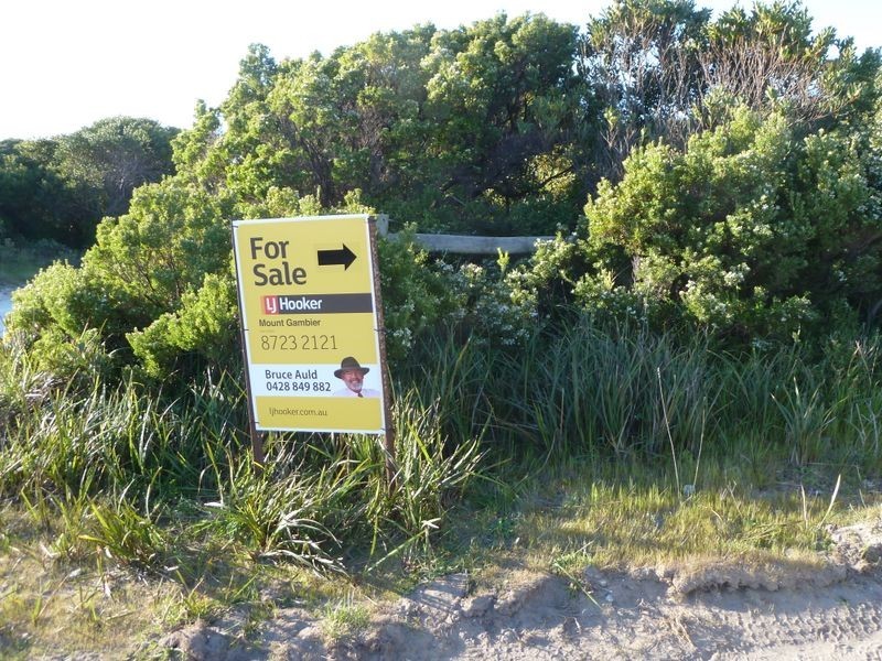 Bucks Lake, Carpenter Rocks SA 5291