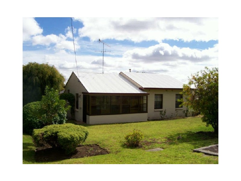 63 Lake Terrace East, Mount Gambier SA 5290