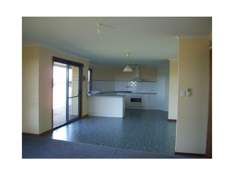 8 Trevorrow Street, Mount Gambier SA 5290