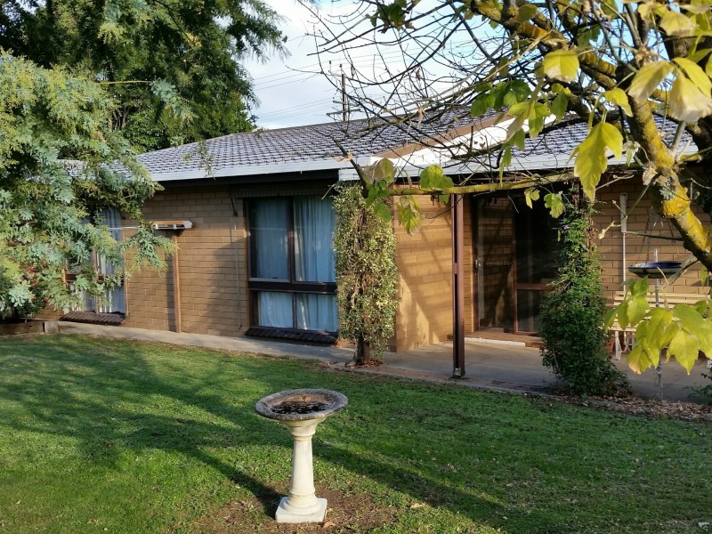 27 Lake Terrace East, Mount Gambier SA 5290