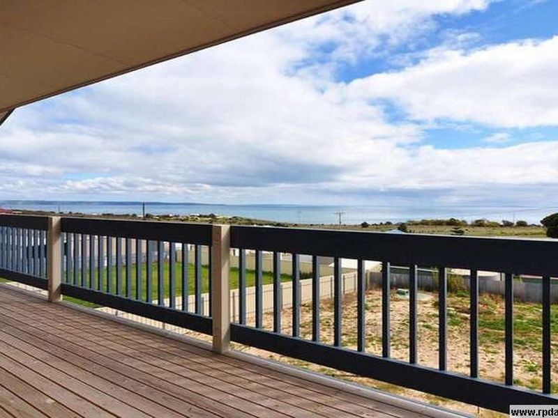 24 Elanora Crescent, Cape Jervis SA 5204