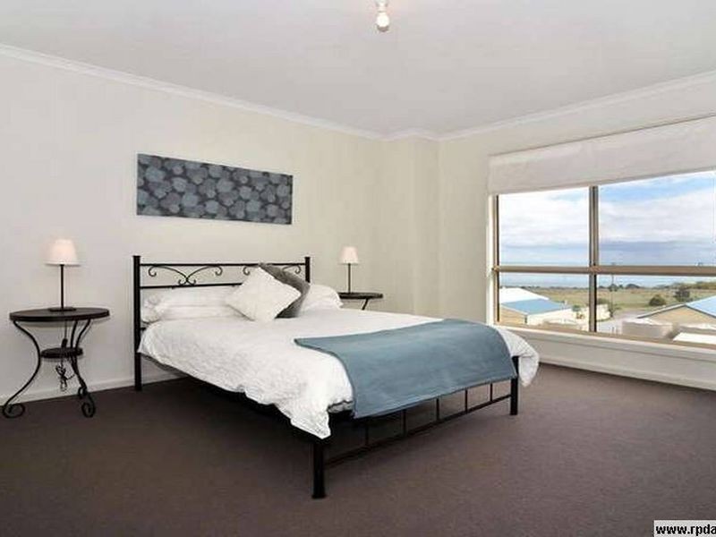 24 Elanora Crescent, Cape Jervis SA 5204