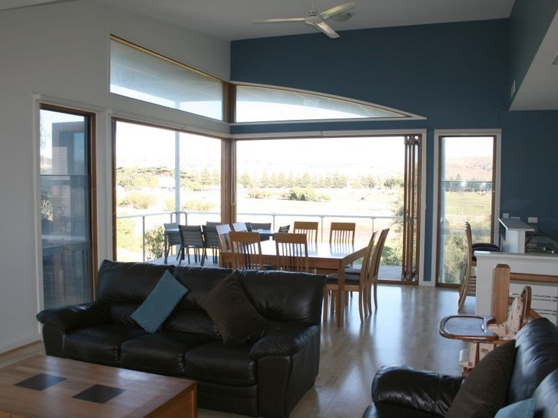 2/107 Main South Road South Shores, Normanville SA 5204