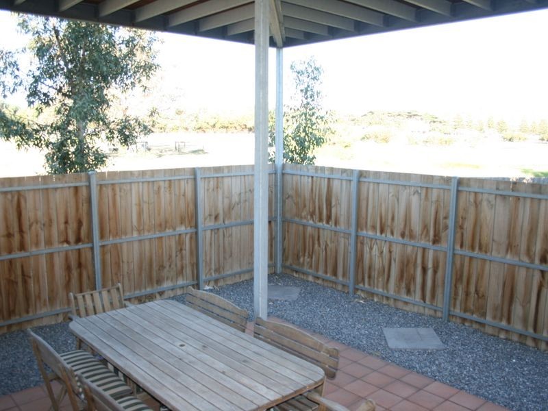 2/107 Main South Road South Shores, Normanville SA 5204