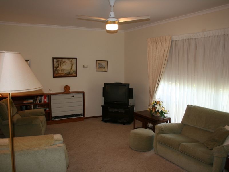 9 Barton Crescent, Normanville SA 5204