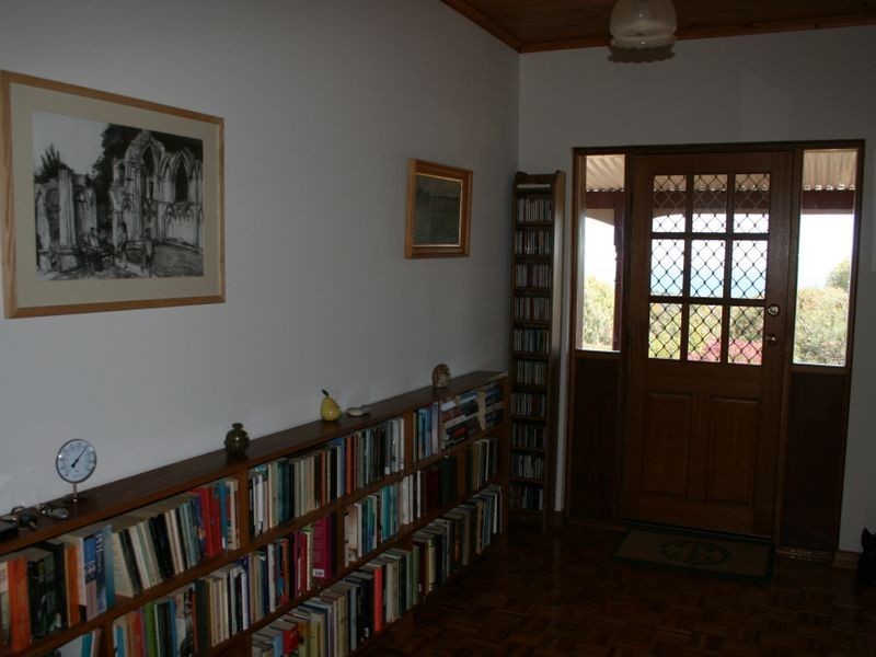 2 Hewett Close, Normanville SA 5204