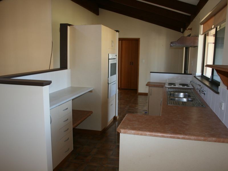 9 Barton Street, Yankalilla SA 5203