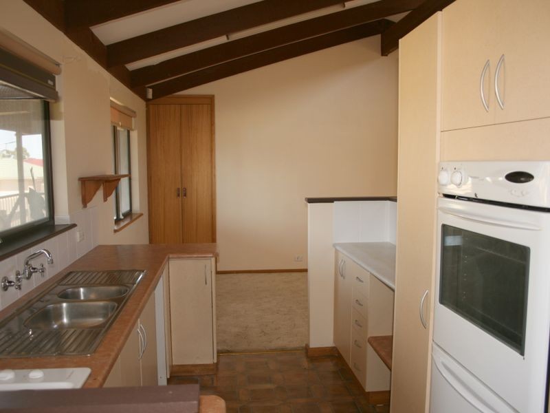 9 Barton Street, Yankalilla SA 5203