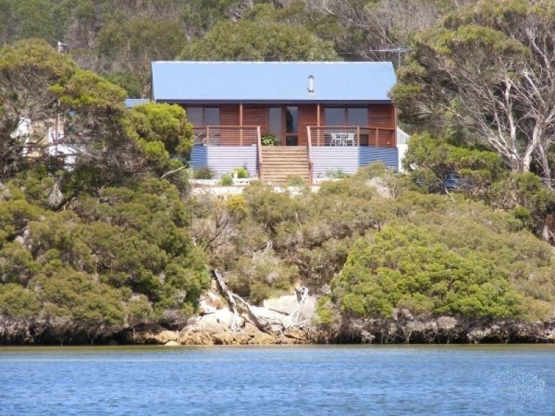 134 Muston Road, American River SA 5221