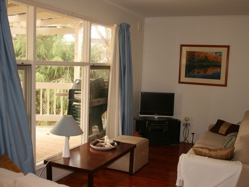 16 Elizabeth Crescent, Carrickalinga SA 5204