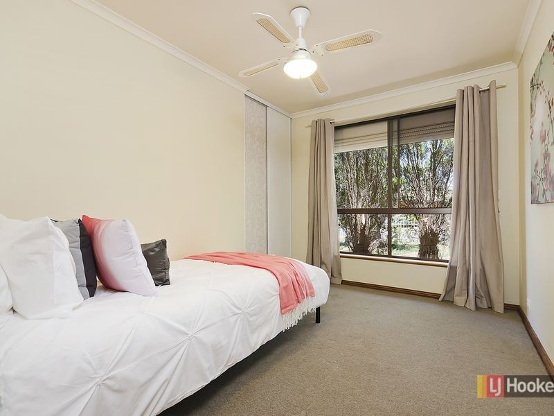 17 Potts Crescent, Burton SA 5110